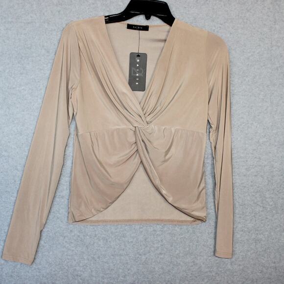 21 Saints Juniors Med Tan Long Sleeve V Neck Twist Open‎ Stomach Top - Picture 1 of 6